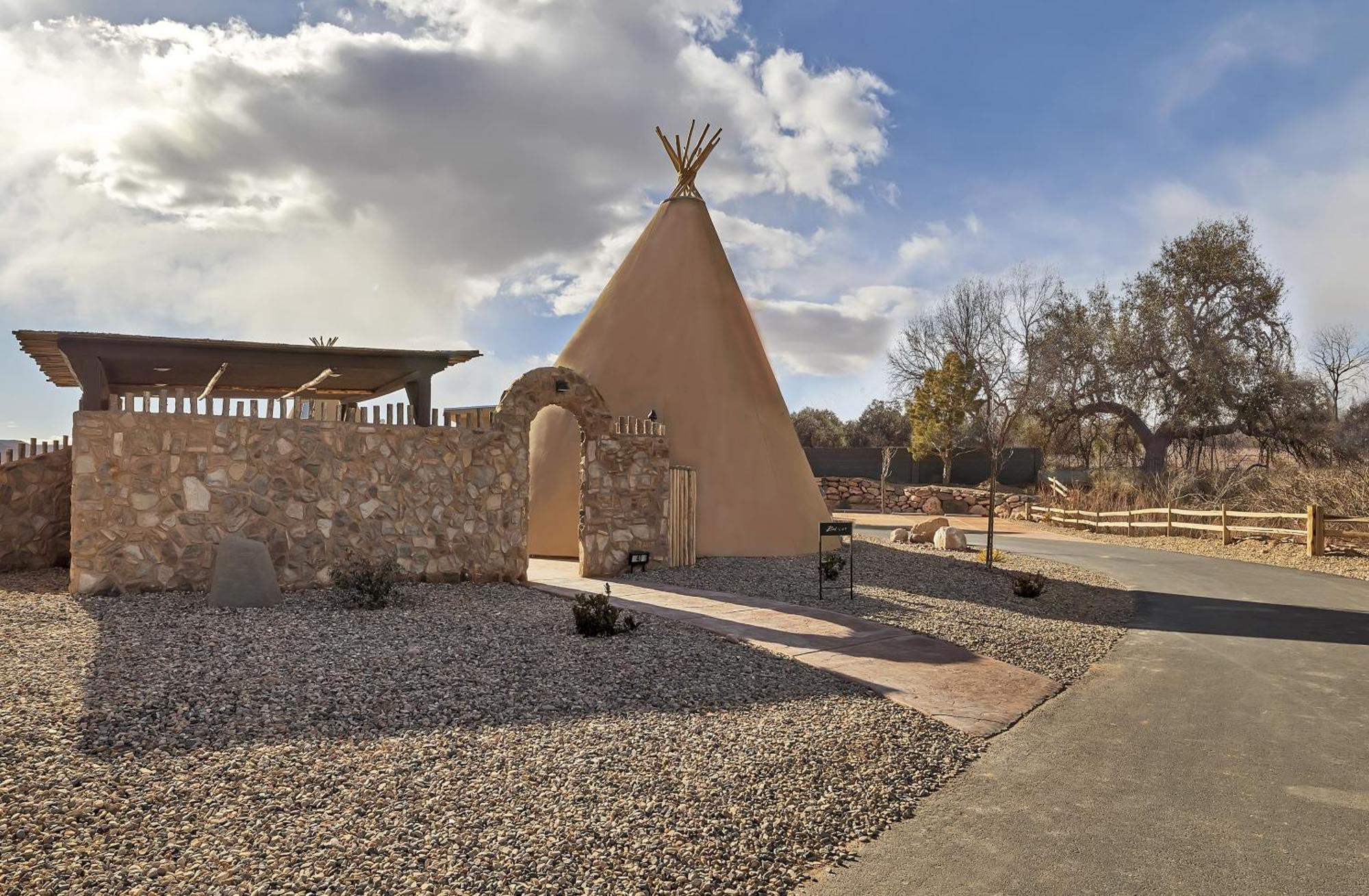 Zion White Bison Glamping & Rv Resort เวอร์จิน ภายนอก รูปภาพ