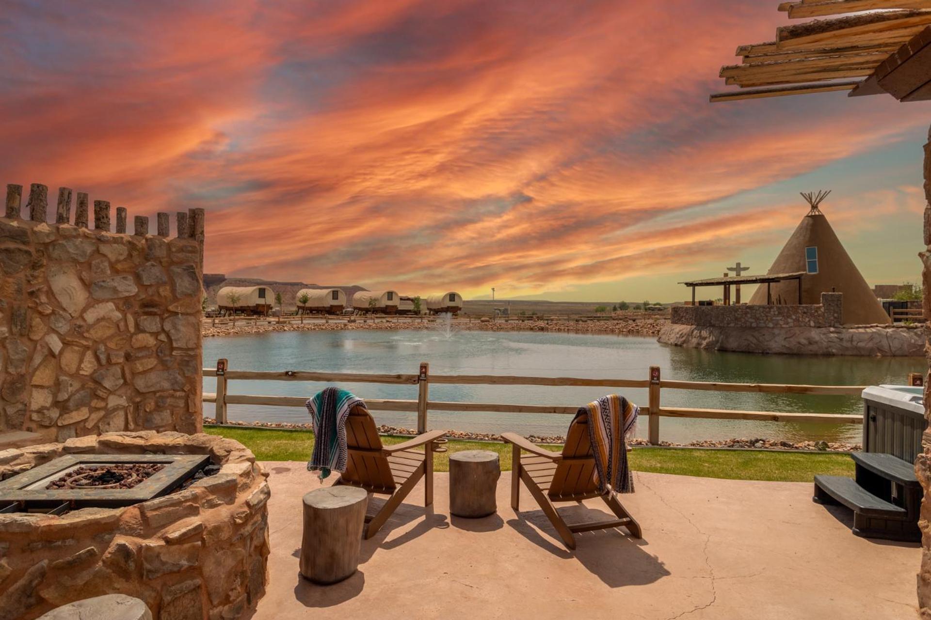Zion White Bison Glamping & Rv Resort เวอร์จิน ภายนอก รูปภาพ