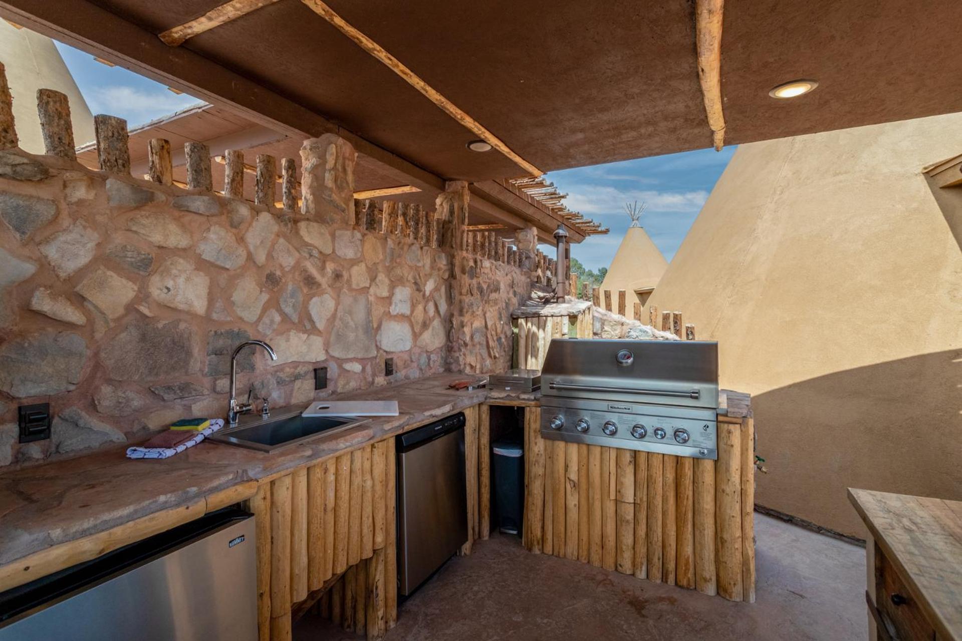 Zion White Bison Glamping & Rv Resort เวอร์จิน ภายนอก รูปภาพ