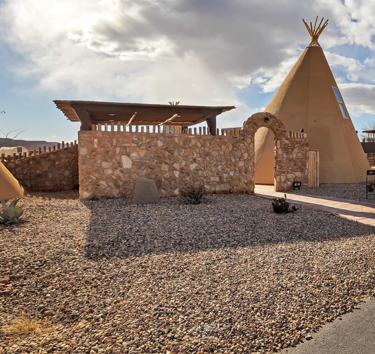Zion White Bison Glamping & Rv Resort เวอร์จิน ภายนอก รูปภาพ
