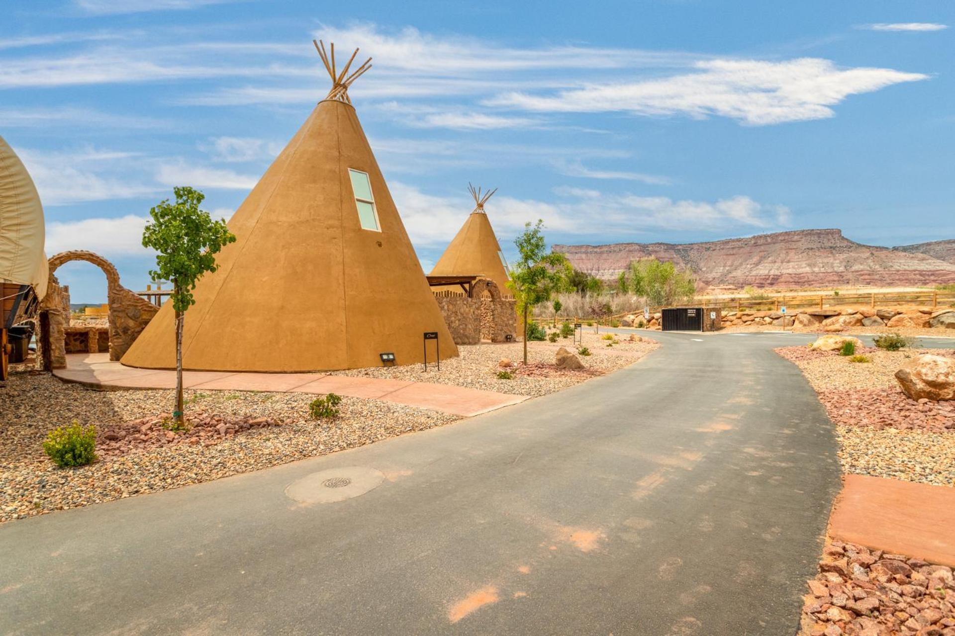 Zion White Bison Glamping & Rv Resort เวอร์จิน ภายนอก รูปภาพ